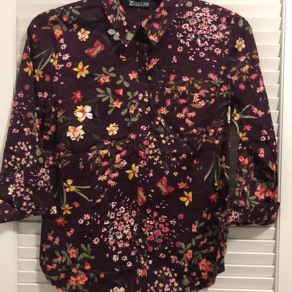 NWOT New York & Company XL button up floral shirt